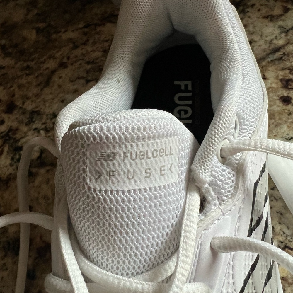 New Balance Softball Baseball molded cleats W8 or M6.5 - Picture 7 of 7